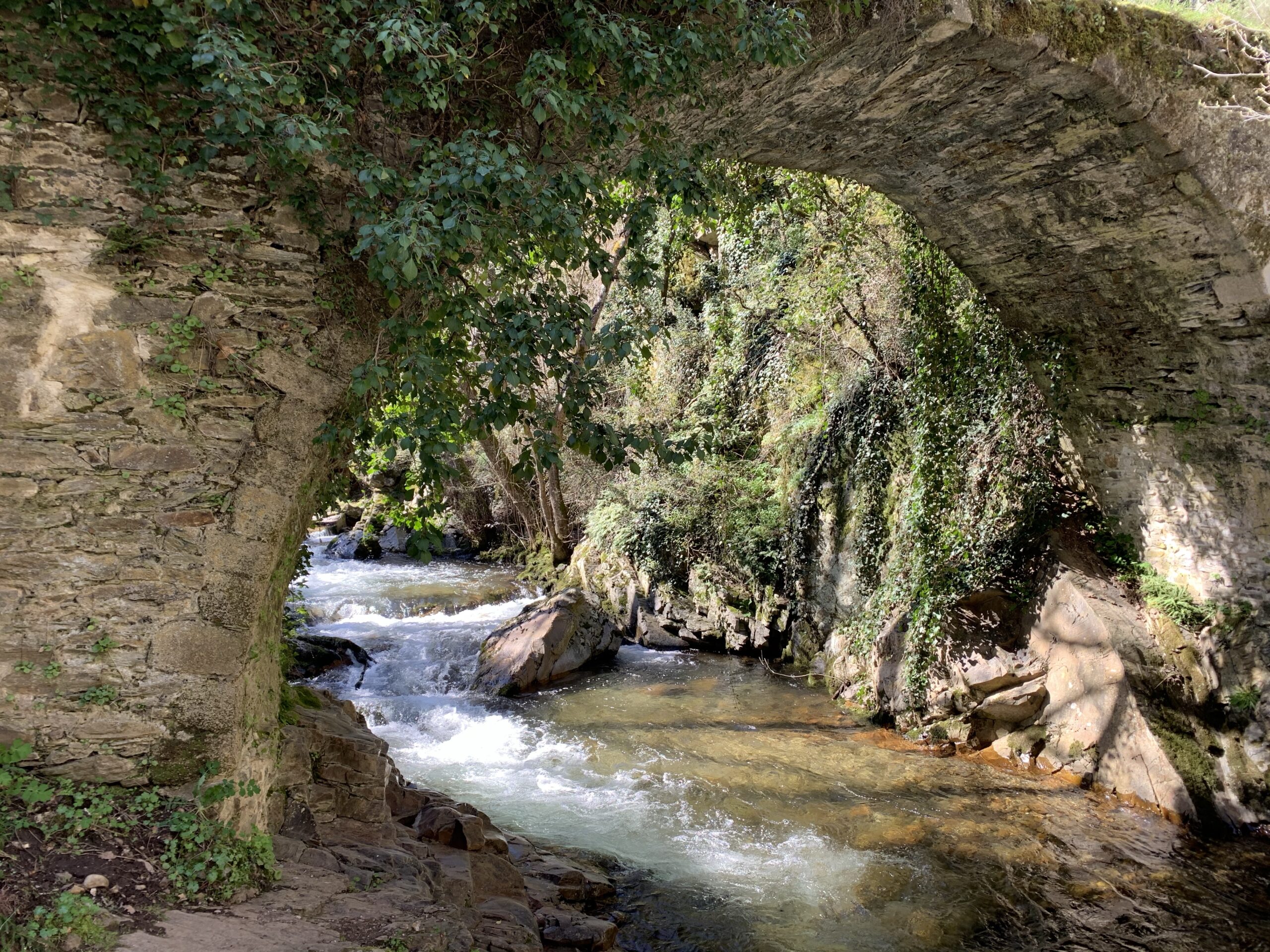 Las Puentes de Malpaso: Una ruta alrededor de uno de los pueblos más bonitos de España