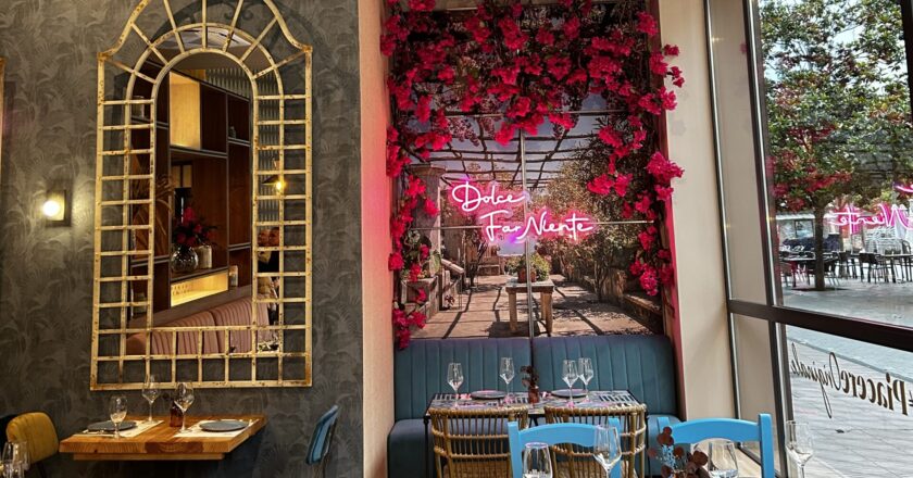 El nuevo restaurante La Mafia del centro de Ponferrada por fin se sienta a la mesa